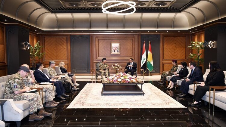 Basbakan, Ingiliz askeri heyetiyle bir araya geldi