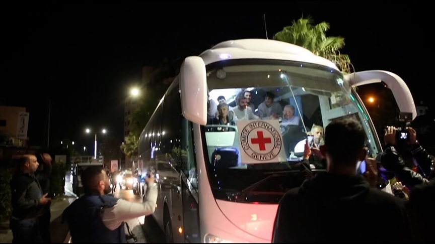 Filistinli 33 esir serbest birakildi