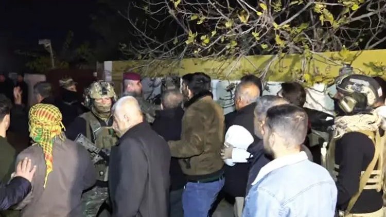 Irak güçleri Kürt mahallesine girdi! Evleri zorla bosaltiyorlar!