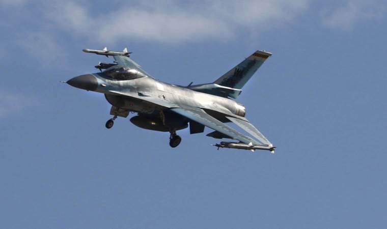 Güney Kore’de ABD'ye ait F-16 savas uçagi düstü!