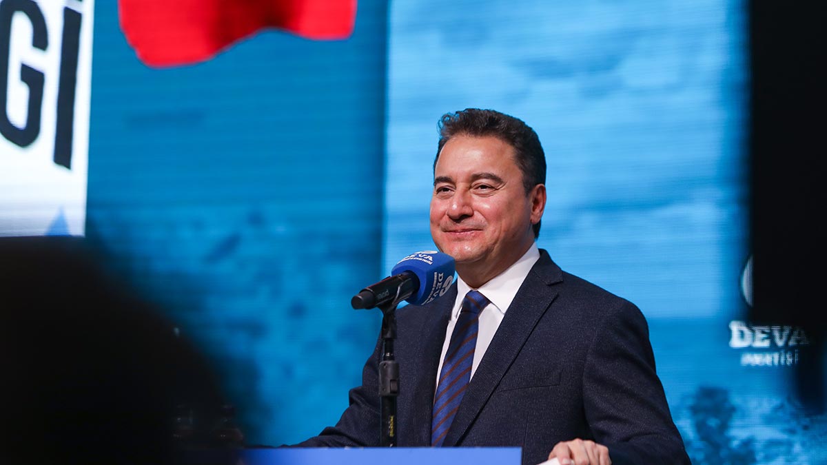 Babacan’dan Diyarbakirlilara ‘Kürtçe’ mesaj