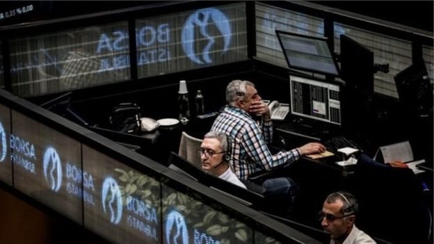 Financial Times'tan Türkiye yorumu: Agir bir darbe aldi