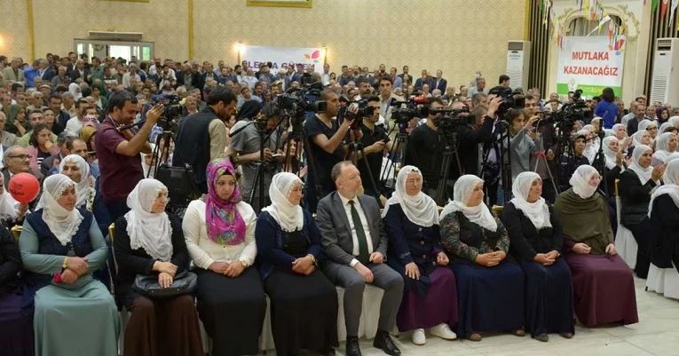 HDP'den Bahçeli'ye Öcalan yaniti: Eger baris istiyorsaniz...