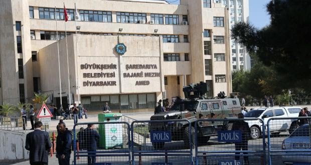 ‘Kayyim 1 kurus borçlandirmadik’ dedi, Diyarbakir Belediyesi’nin 759 milyon borcu çikti