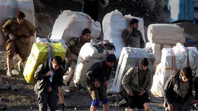 Iran rejim askerleri Rojhilat’ta Kürt Kolberleri hedef aldi