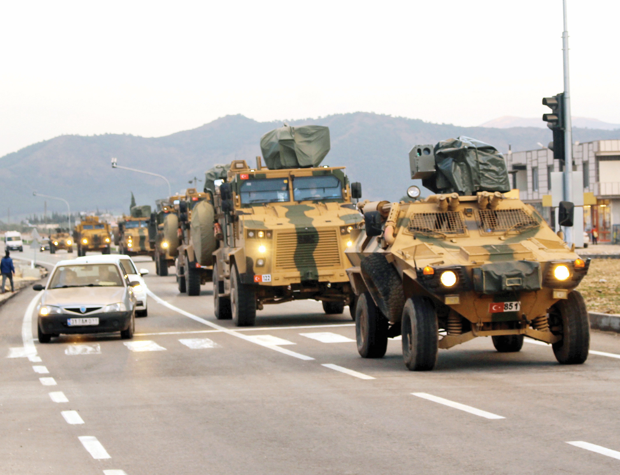 TSK’dan, Suriye’deki gözlem noktalarina askeri sevkiyat