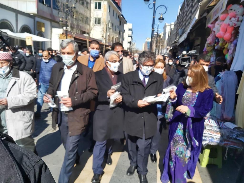 "Kürtçe anadili kampanyalari ve sivil alan"