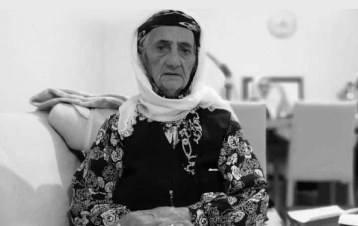 تاقانە کچی سمکۆی شکاک لە تەمەنی 100 ساڵیدا کۆچی دوایی کرد