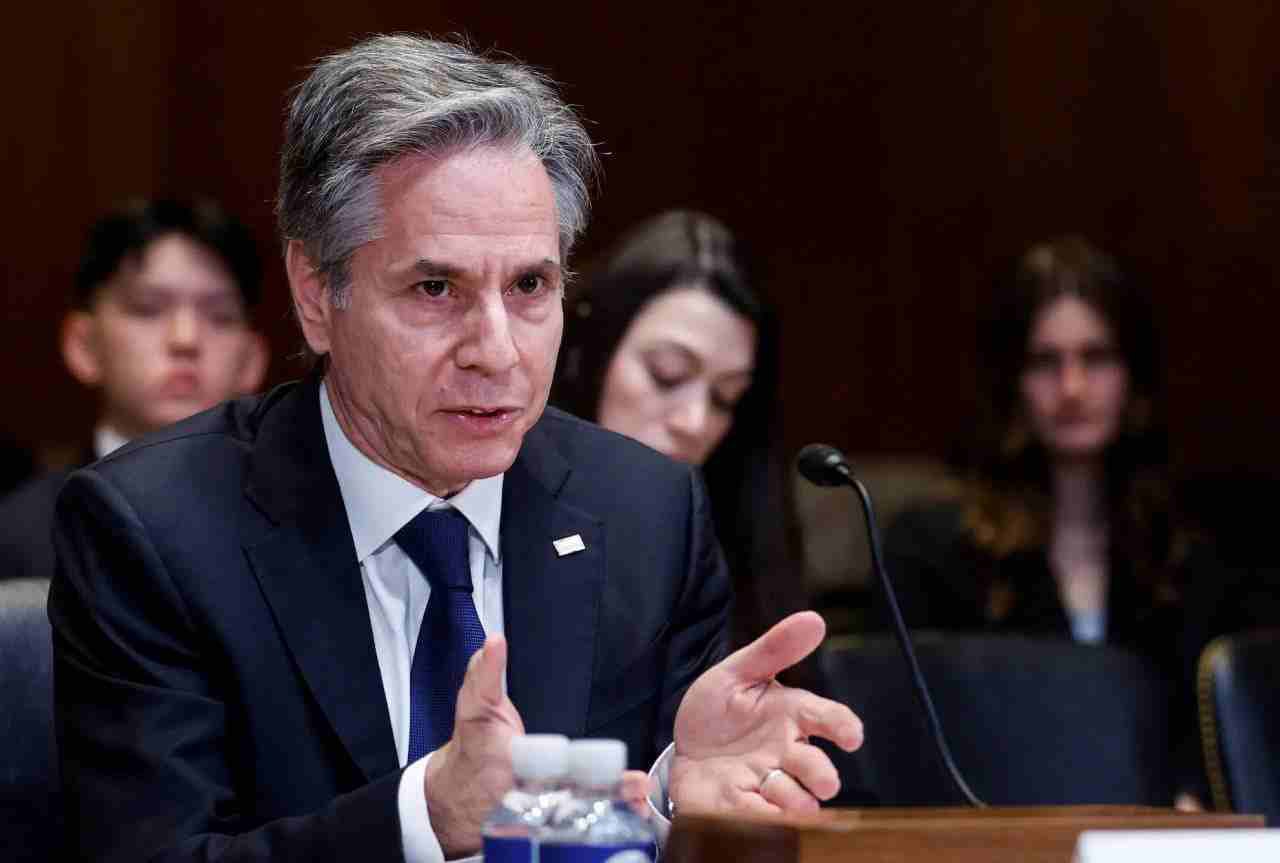 ئانتۆنی بلینکێن داوای دەست بەسەرکردنی ڤلادێمیر پووتین لە وولاتانی ئەورووپایی دەکات