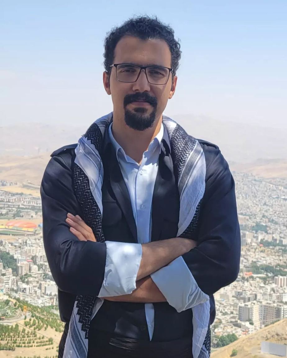 سەیوان ئیبراهیمی، مامۆستای زمانی کوردی و هاوسەری زارا محەمەدی دەستگیر كرا و بۆ بەندیخانە گوازرایەوە