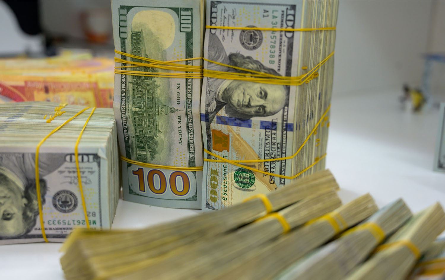 نرخی دۆلار لە بازاڕەکانی هەرێمی کوردستان زیاتر دابەزی