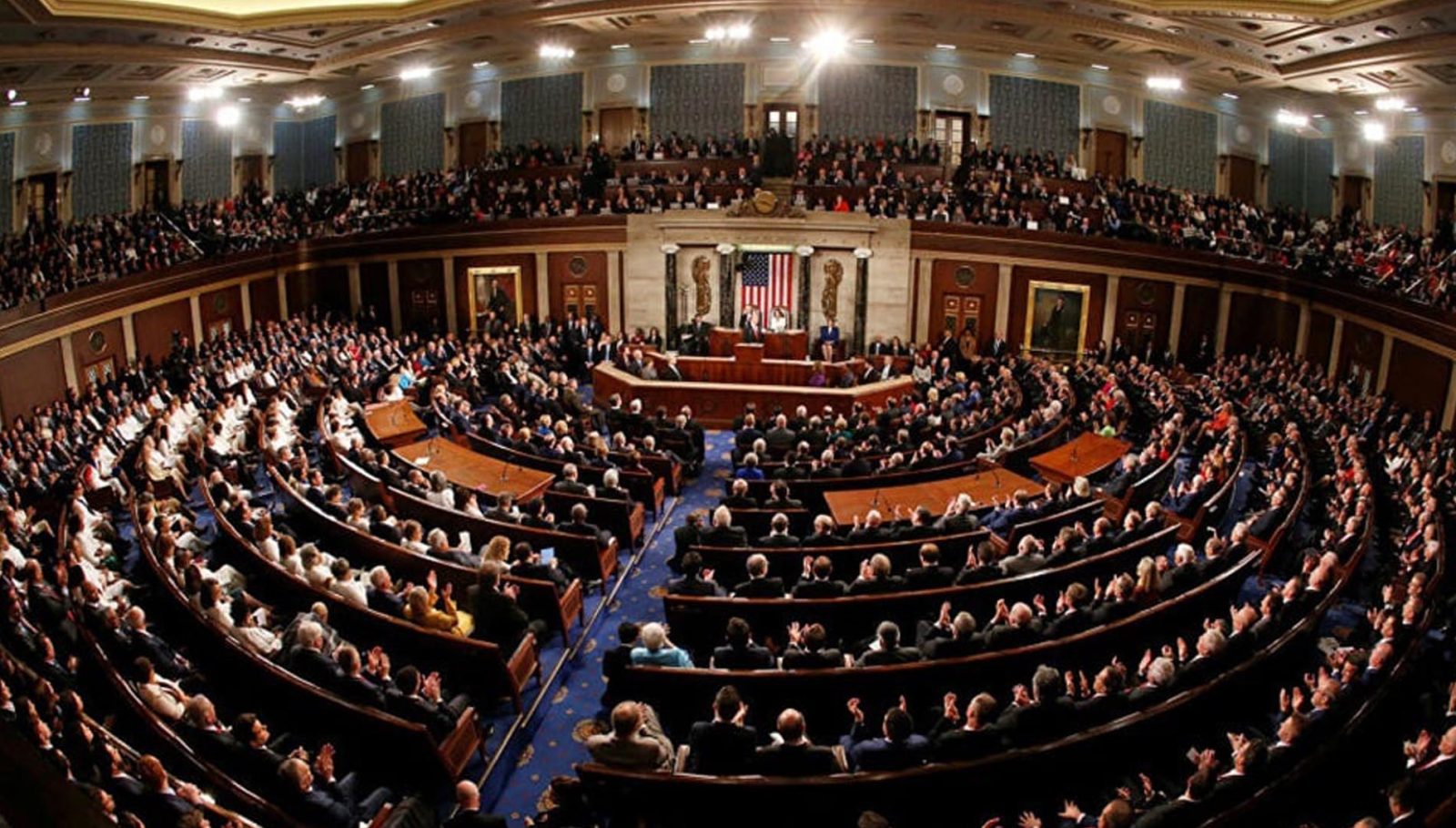 ئەنجومەنی نوێنەرانی ئەمریکا سەرۆکەکەی لە پۆستەکەی دوورخستەوە