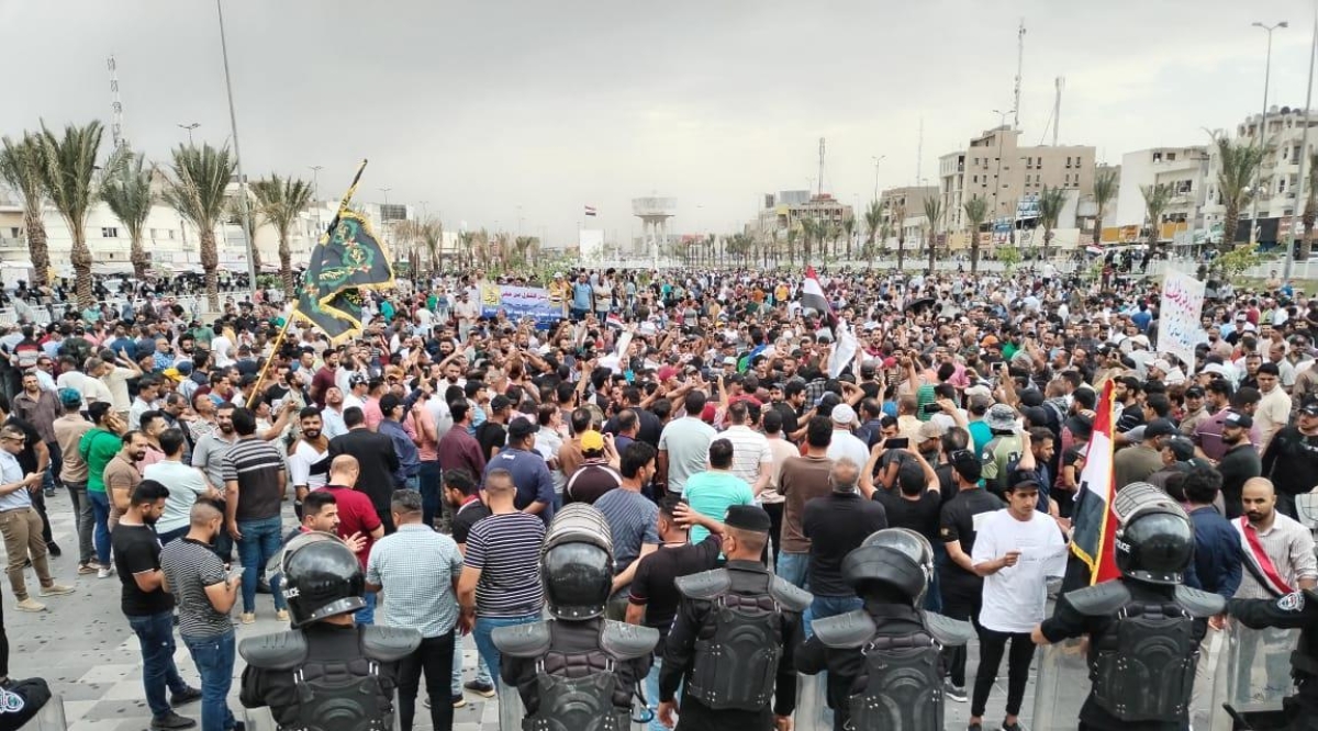 لە گۆڕەپانی تەحریری بەغدا هەزاران فەرمانبەر دەستیان بە خۆپێشاندان كرد