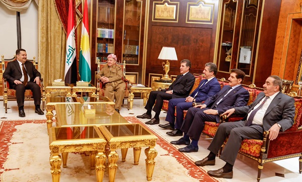 سەرۆک بارزانی پێشوازی لە سەرۆکوەزیرانی عێراقی فیدڕاڵ کرد