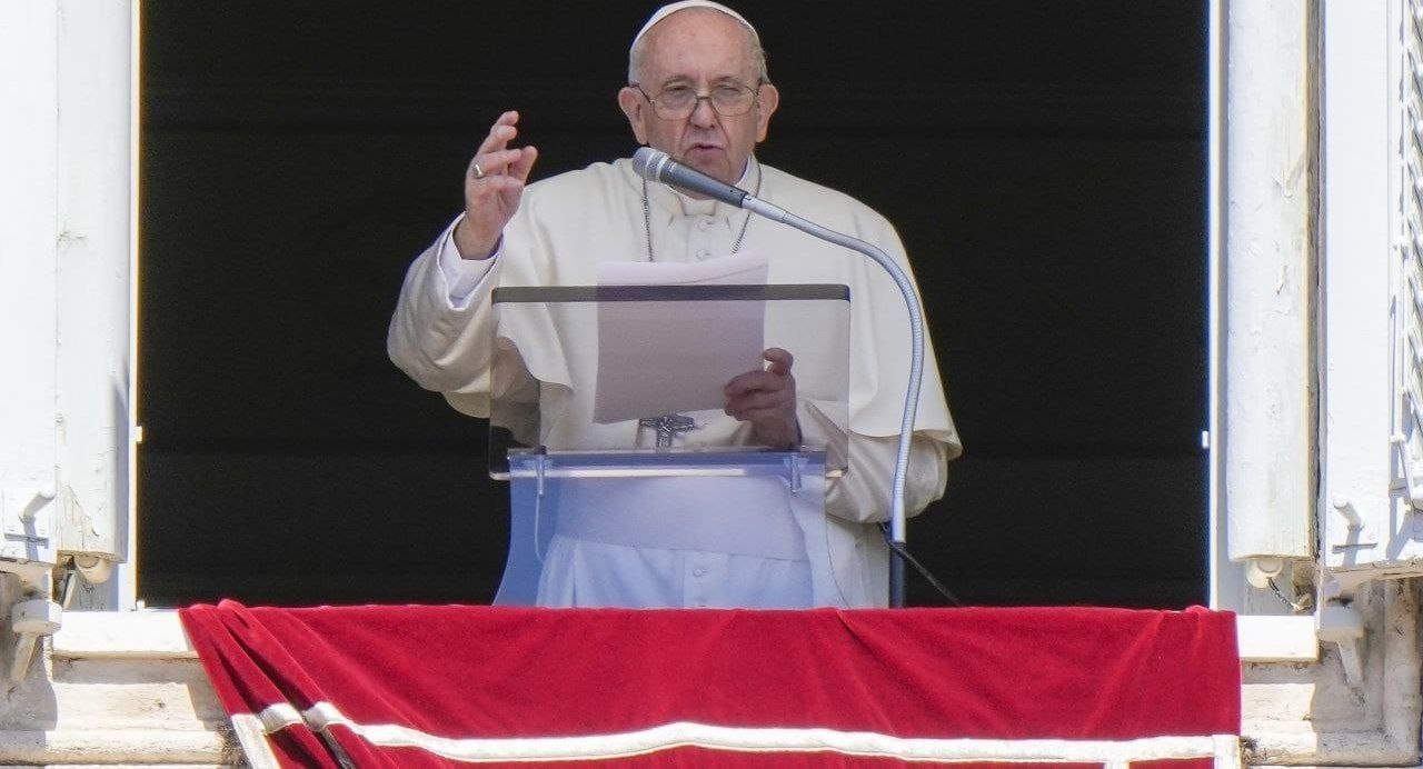 پاپا داوای ڕاگرتنی شەڕ و ئاگربەس لە ئۆکراین ە