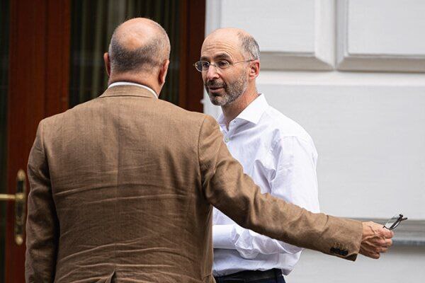 پێداچوونەوە بە ڕێگەپێدانی ئەمنییەتی بەرامبەر مووڵەتی پشووی ڕۆبێرت ماڵی