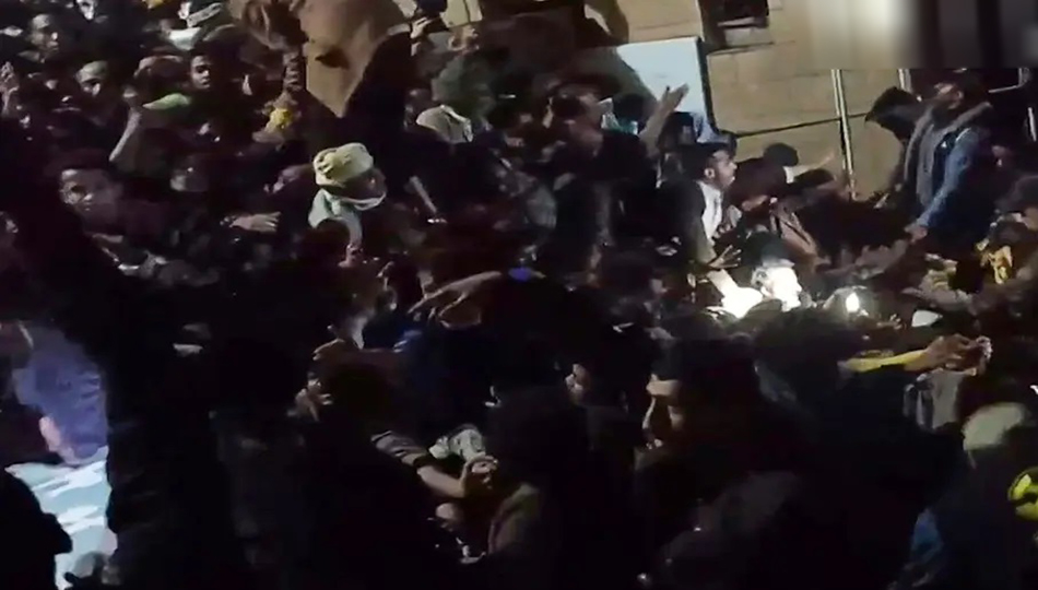 لەكاتی دابەشكردنی هاوكاریدا لە یەمەن 85 كەس گیانیان لەدەستدا