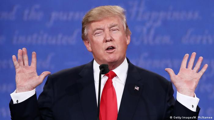 ترەمپ هۆشداری لەبارەی دۆلار دەدات