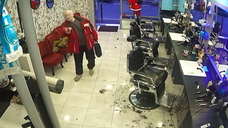 تۆمەتباری ھێرشەکەی پاریس دوای ئەوەی رەوانەی نەخۆشخانەی دەروونی کرابوو دەستگیرکرایەوە