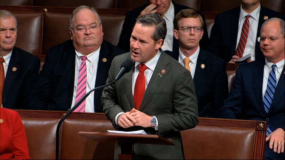 مایکڵ واڵتز ئەندامی کۆماریخوازەکانی کۆنگرەی ئەمریکا : لەگەڵ خەڵکی کورد و ئێرانییەکان ڕاوەستاوین