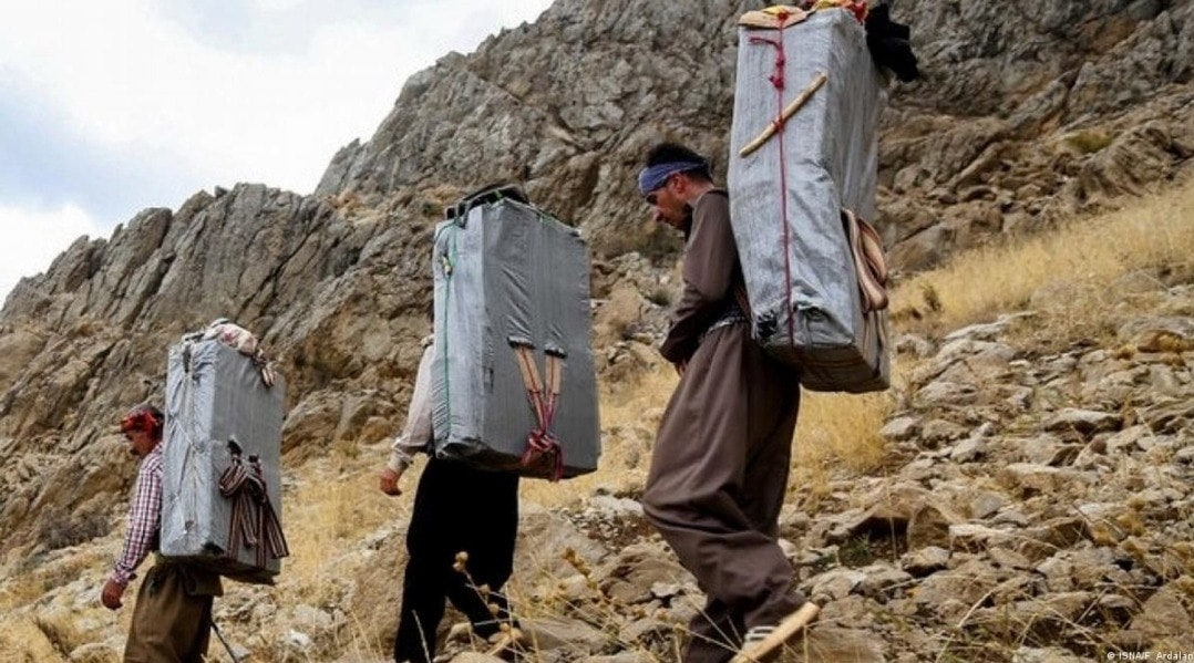 برینداربوونی لانی کەم ٧ کۆڵبەر بە تەقەی ڕاستەوخۆی هێزە حکوومەتییەکان لە سنووری نەوسوود