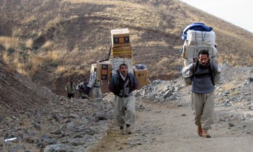 بە هۆی تەقەی ڕاستەوخۆی هێزەکانی سوپای پاسداران لە سنووری پاوە دوو کۆڵبەر بوونە قوربانی