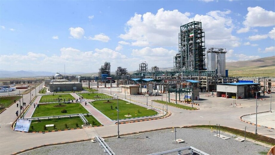 پێترۆشیمیی مەهاباد؛ دوو هاووڵاتی بەهۆی لەبەرکردنی جلی کوردی ئیزنی کاریان پێ نەدرا