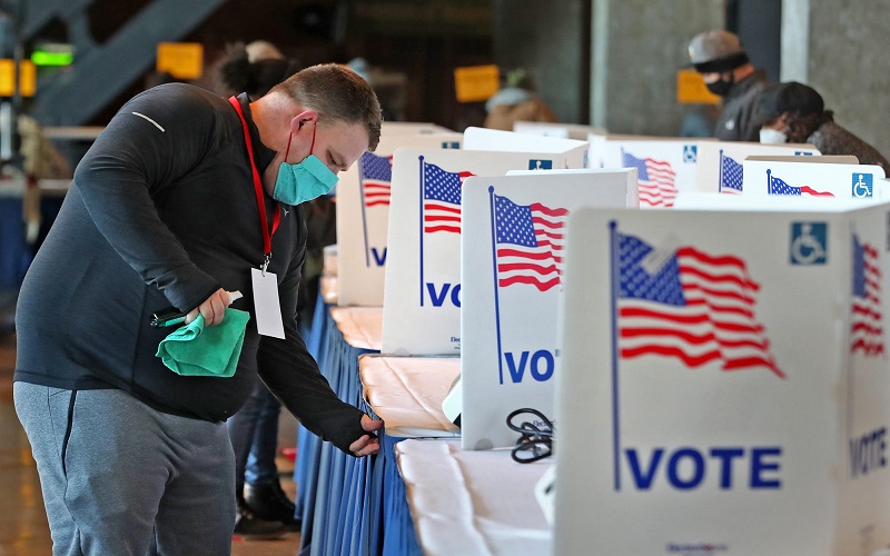 زیاتر لە ٩٤ میلیۆن کەس لە ئەمریکا دەنگیان داوە