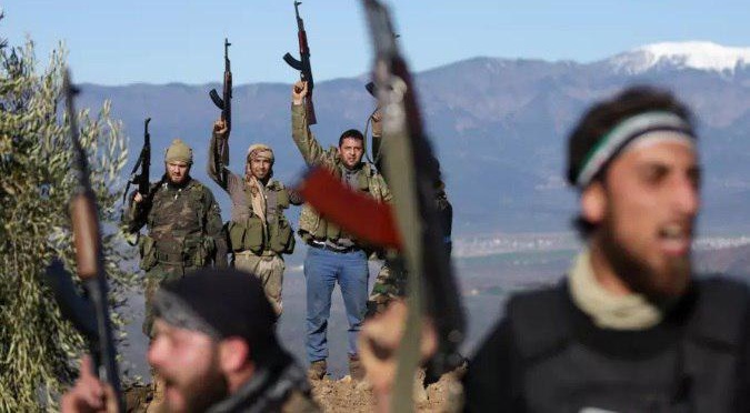 عەفرین ... شەڕ لە نێوان گرووپە چەکدارەکانی تورکیا و پۆلیسی لەشکری تورکیا ڕوویدا