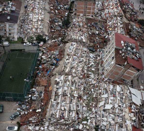 خەمڵاندنێکی ترسناک لە بوومەلەرزەکەی تورکیا / پێشبینی گیان لەدەستدانی زیاتر لە ١٢٠ هەزار کەس