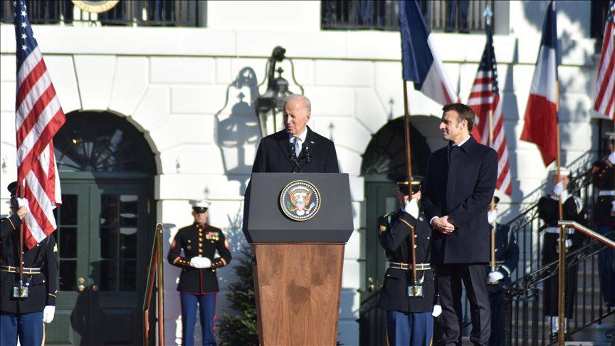 کۆشکی سپی ڕاگەێندراوێکی دژی کۆماری ئیسلامی دەرکرد