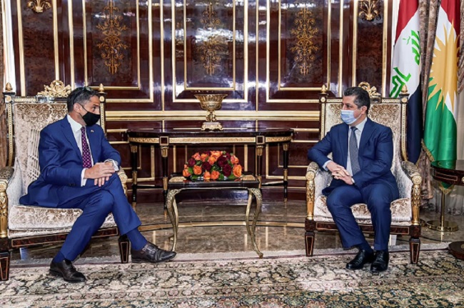 مەسروور بارزانی  سەرۆکی حکوومەتی هەرێمی کوردستان پێشوازی لە کونسوڵی گشتی نوێی ئەمریکا لە ھەولێر دەکات