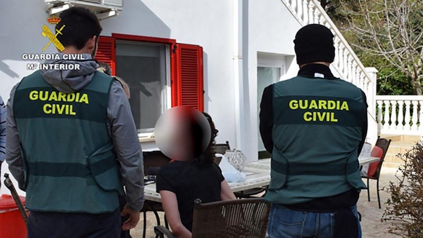 دەستگیرکردنی ژن و مێردێکی فەڕەنسەوی کە پلانیان دانابوو منداڵەکەیان بکەنە قوربانی