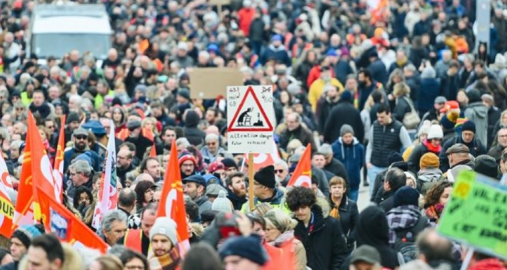 دژی یاسای خانەنشینی، 250 خۆپیشاندان و ڕێپێوان لەناوچە جیاوازەكانی فەرەنسا بەڕێوەچوو