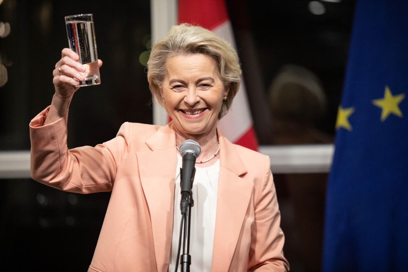 بەهێزترین ژنانی ساڵی ٢٠٢٣ بەپێی گۆڤاری فۆربێس ؛ ئۆرسولا ڤۆن دێرلاین بۆ دووەم ساڵ لەسەریەک پلەی یەکەمی بەدەست هێنا