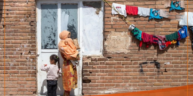 هێڵی هەژاری لە ئێران سەددا ٦٠ی تێپەڕاند