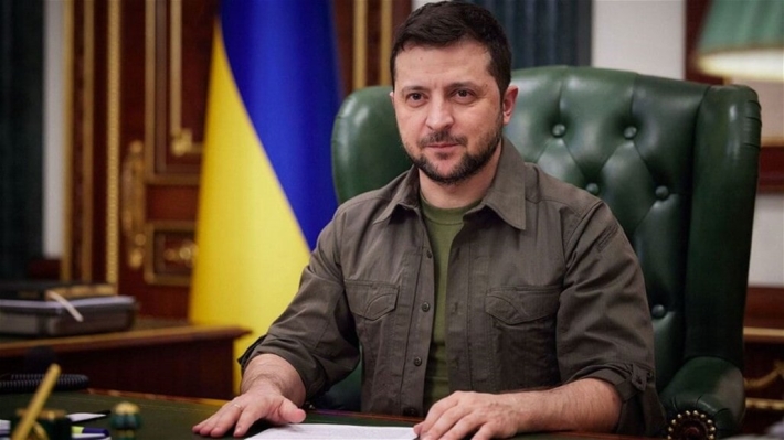 سەرۆکی ئۆکراینا: ئاڵای ئۆکراینا لەسەر تەواوی خاکەکەمان دەشەکێنینەوە