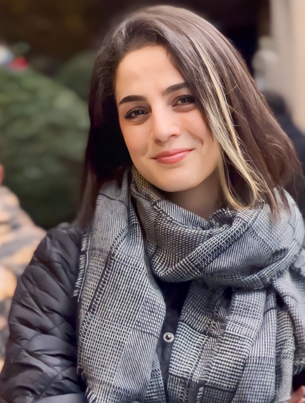 کچێکی کورد لەتاران بە هۆی بڵاوکردنەوەی وێنەی بێ لەچکی خۆی ٧٤ قامچی لێدرا