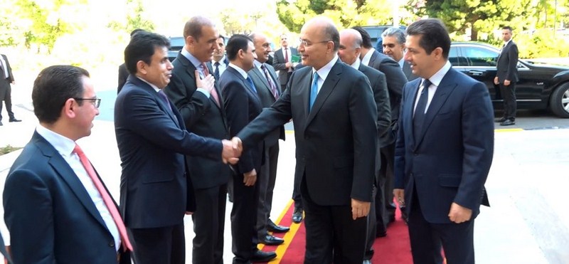 بەرهەم ساڵح لە ئەنجوومەنی وەزیرانی هەرێمی کوردستان لەگەڵ سەرۆکوەزیران " مەسروور بارزانی " لە کۆبوونەوەدایە