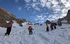 لە سنووری کرماشان پێنج کۆڵبەر بریندار بوون