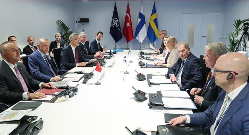 لە گورزی یەکەم حکوومەتى سوید چوار کەسی ڕادەستى تورکیا کرد