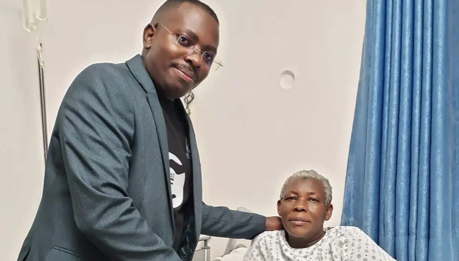 ژنێکی تەمەن 70 ساڵان دووانەیەکی بوو