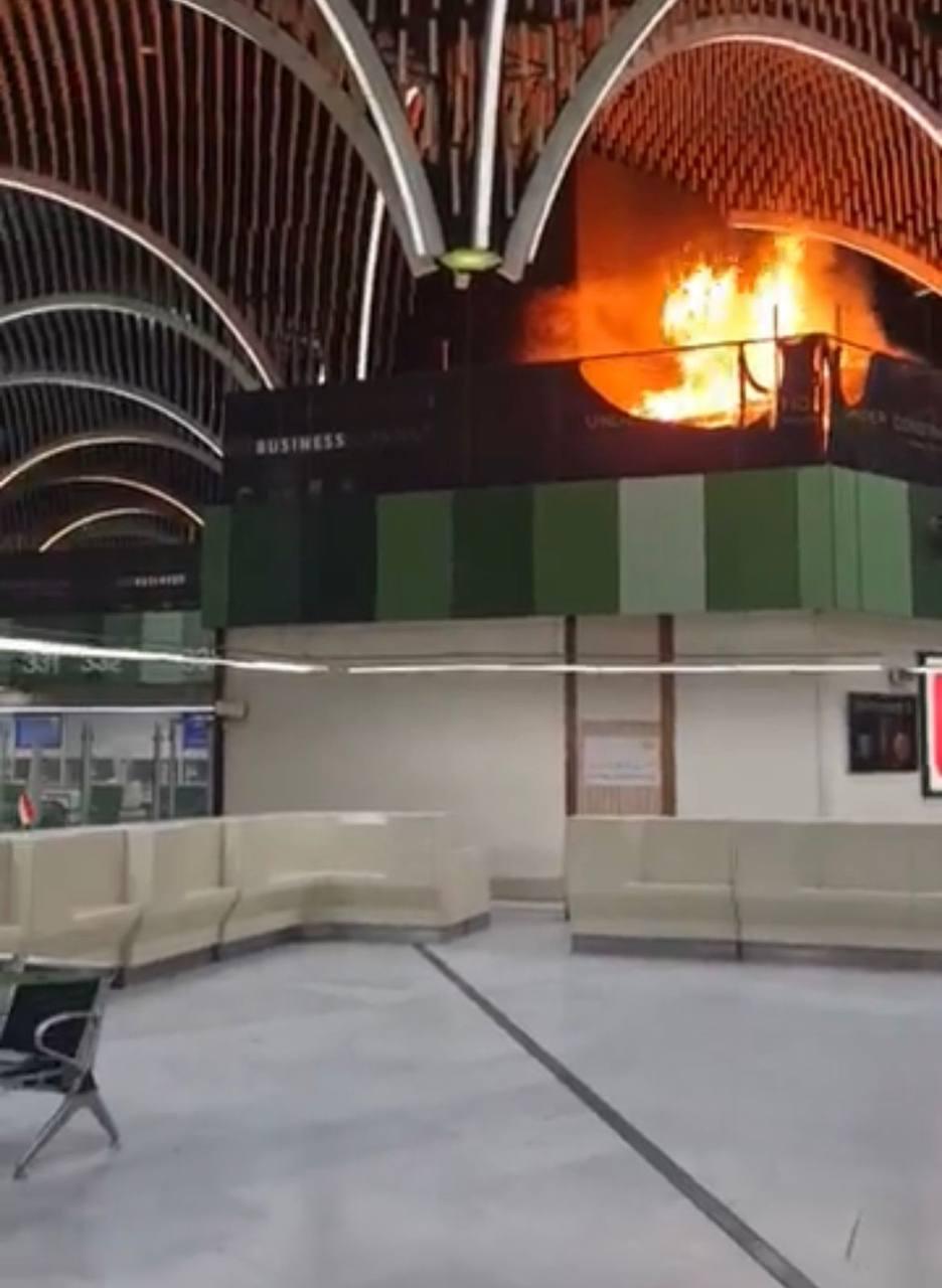 هۆڵەکانی فڕۆکەخانەی نێودەوڵەتی بەغدا ئاگری گرت