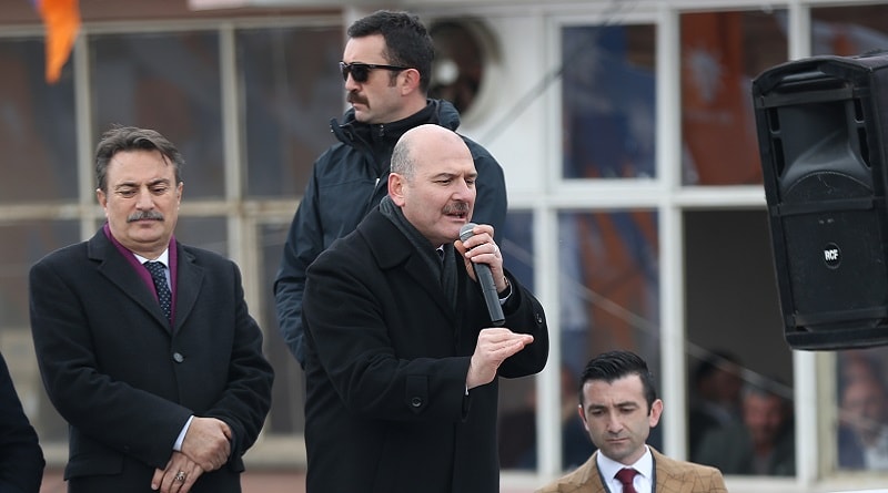 + وێنە    ...    وەزیری ناوخۆی تورکیا   :  مۆراد قەرەیلان دەکەین بە هەزارپارچە   !!!