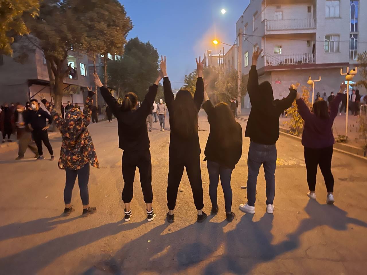 هەنگاو: ٦١ هاووڵاتیی کورد لە خۆپیشاندانەکانی کوردستان کوژراون