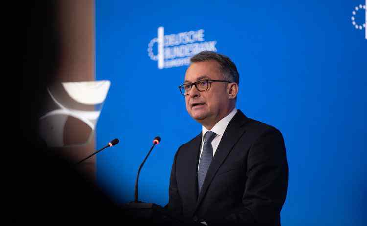 هۆشداری سەرۆکی بانکی ناوەندی ئاڵمانیا " زستان لە ڕێیە "