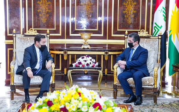 مەسروور بارزانی سەرۆکی حکوومەتی هەرێمی کوردستان پێشوازی لە شاندێکی باڵای باڵیۆزخانەی ئەمریکا دەکات