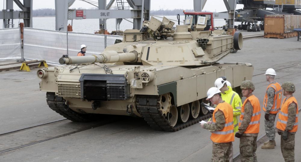 بەپەلە  ...  بە هۆی ئەگەری ڕوودانی شەڕ ، یەکینەکانی تایبەتی بەریتانیا لە نزیک سنوورەکانی ڕووسیا جێگیر بوون
