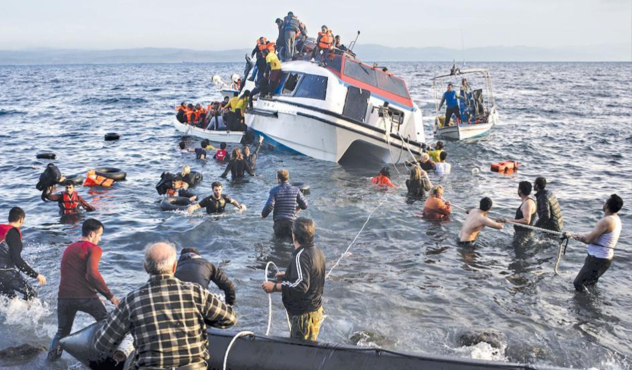 یەختێک کە هەڵگری ٥٢ کۆچبەری کورد بوو لە ئاوەکانی ئیتاڵیا دا تێکشکا