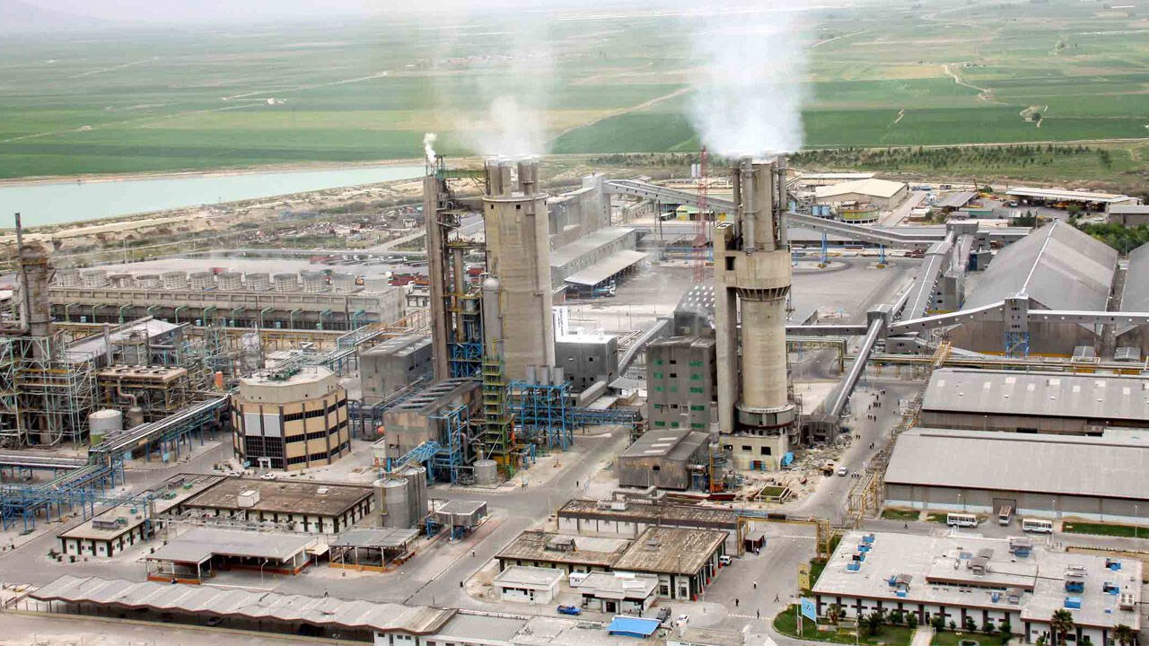 چینییەکان بەرهەمی میتانۆلی ئێرانی بە ٥ هێندەی نرخەکە دەفرۆشن